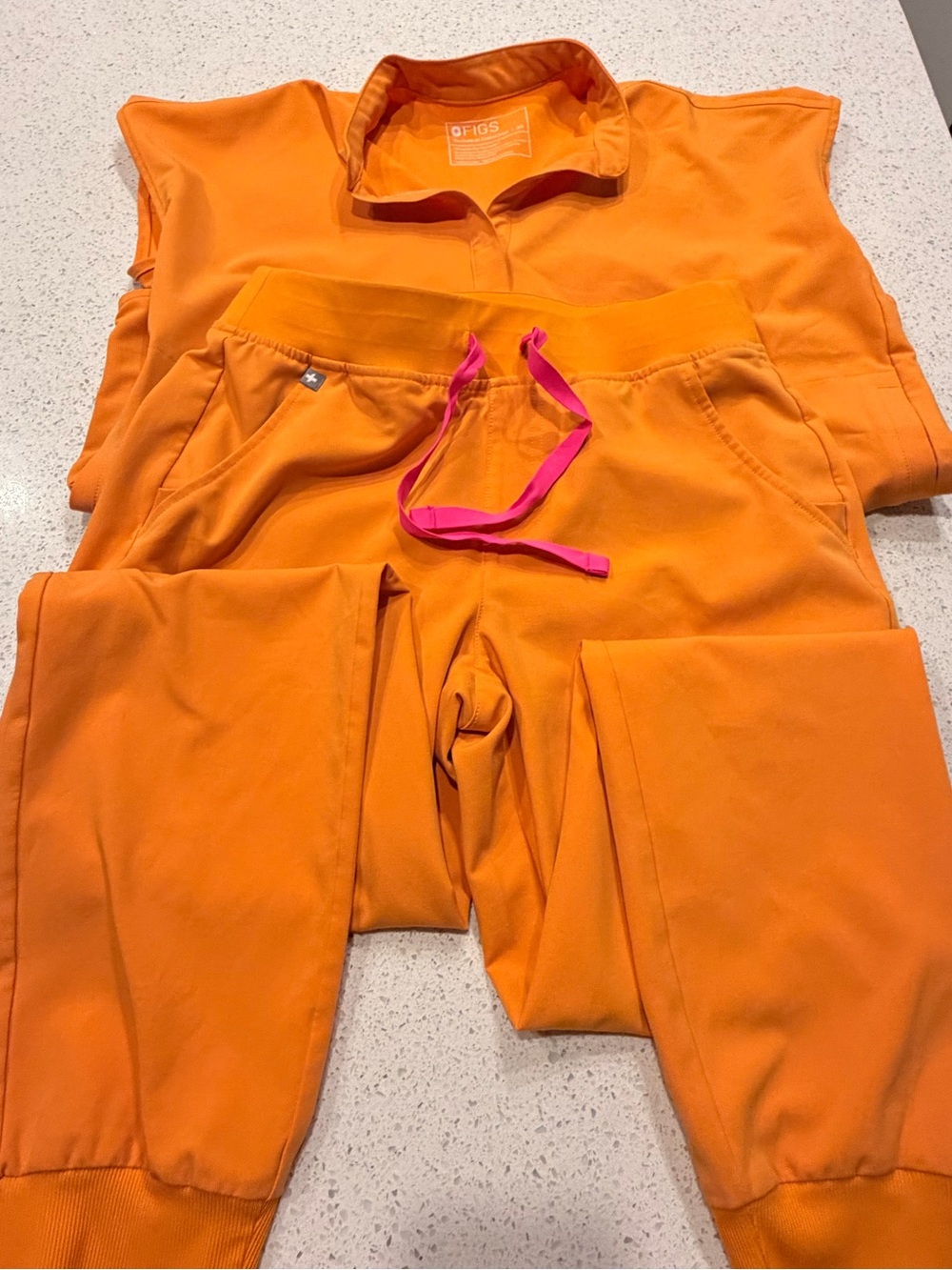 FIGS Women's Orange Jogger Set - creamsicle. Top Rafaella size XS, pants Zamora
